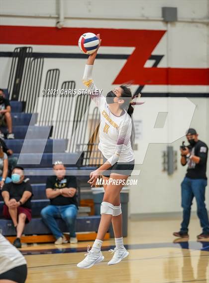 Thumbnail 1 in Immaculate Heart @ Rock Point (AIA - 1A Playoffs Round 1) photogallery.