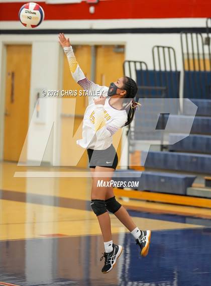 Thumbnail 1 in Immaculate Heart @ Rock Point (AIA - 1A Playoffs Round 1) photogallery.