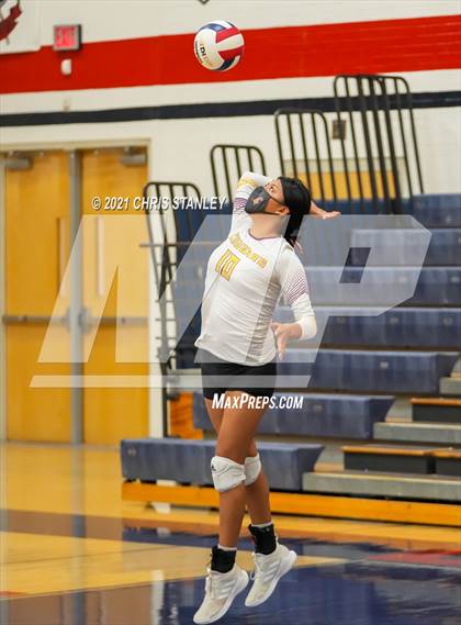 Thumbnail 3 in Immaculate Heart @ Rock Point (AIA - 1A Playoffs Round 1) photogallery.