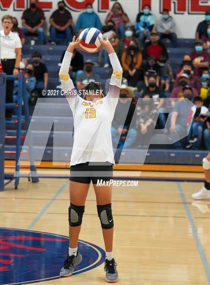 Thumbnail 3 in Immaculate Heart @ Rock Point (AIA - 1A Playoffs Round 1) photogallery.