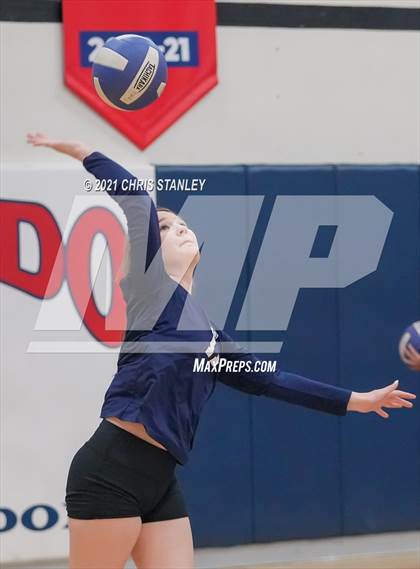Thumbnail 3 in Immaculate Heart @ Rock Point (AIA - 1A Playoffs Round 1) photogallery.