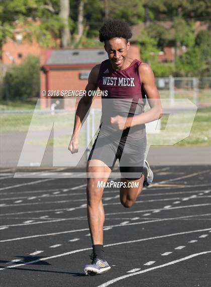 Thumbnail 1 in West Mecklenburg Home Meet photogallery.