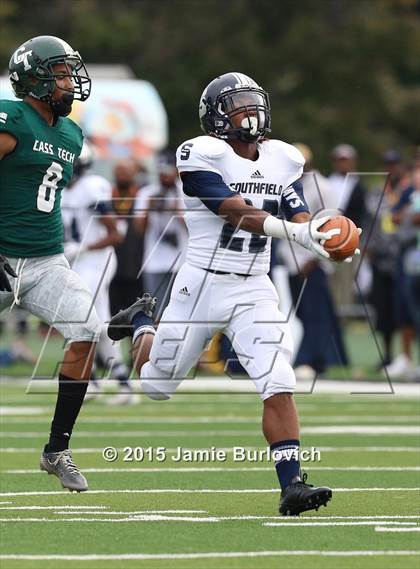 Thumbnail 2 in Cass Tech vs. Southfield (Tim Horton Prep Kickoff Classic) photogallery.