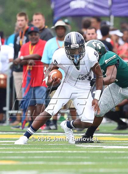 Thumbnail 2 in Cass Tech vs. Southfield (Tim Horton Prep Kickoff Classic) photogallery.