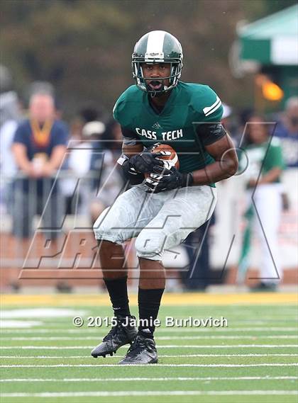 Thumbnail 3 in Cass Tech vs. Southfield (Tim Horton Prep Kickoff Classic) photogallery.