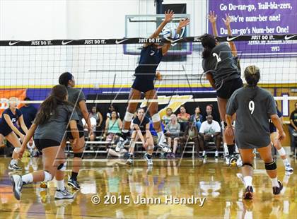 Thumbnail 2 in Long Beach Poly vs Valley Christian (Durango Fall Classic) photogallery.