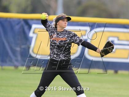Thumbnail 1 in Calexico vs. Escondido (CIF SDS D2 Final) photogallery.