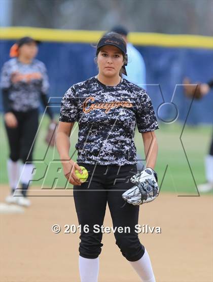 Thumbnail 1 in Calexico vs. Escondido (CIF SDS D2 Final) photogallery.