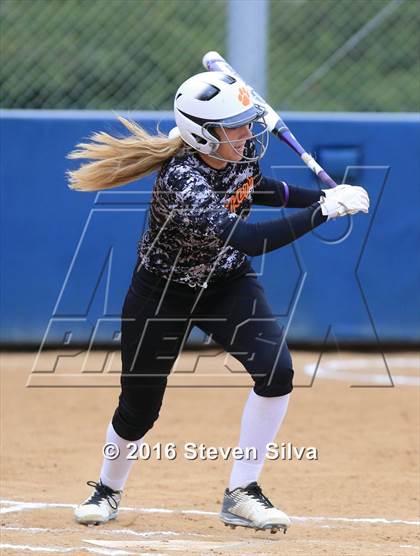 Thumbnail 1 in Calexico vs. Escondido (CIF SDS D2 Final) photogallery.