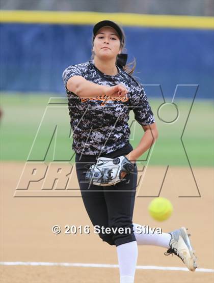 Thumbnail 1 in Calexico vs. Escondido (CIF SDS D2 Final) photogallery.