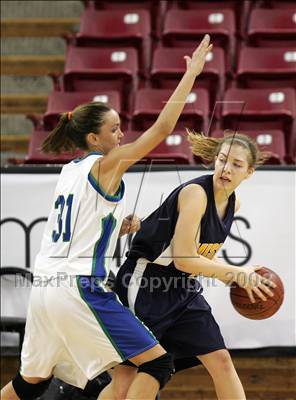 Thumbnail 3 in Mission Prep vs. Branson (CIF State D5 Final) photogallery.