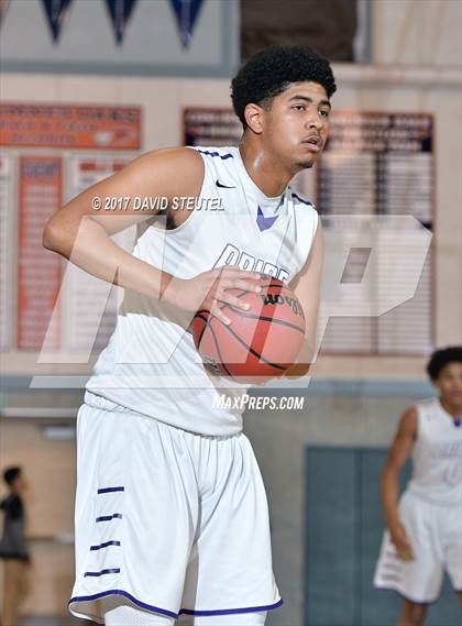 Thumbnail 1 in Elk Grove vs. Bradshaw Christian (Running with the Pack) photogallery.