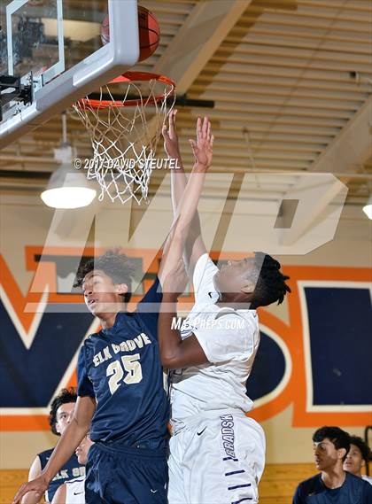 Thumbnail 3 in Elk Grove vs. Bradshaw Christian (Running with the Pack) photogallery.