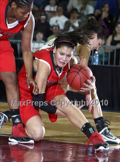 Thumbnail 2 in Monarch vs. Regis Jesuit (5A Quarterfinals) photogallery.