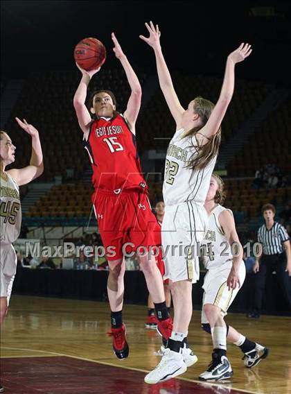 Thumbnail 3 in Monarch vs. Regis Jesuit (5A Quarterfinals) photogallery.