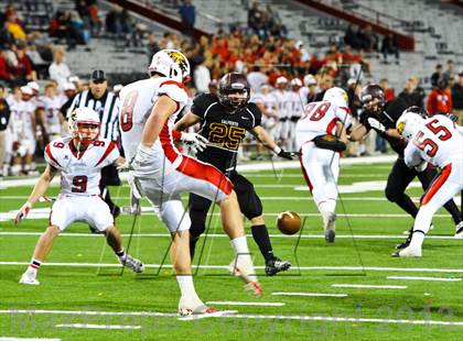 Thumbnail 1 in Salpointe Catholic vs. Chaparral (AIA D2 Final) photogallery.