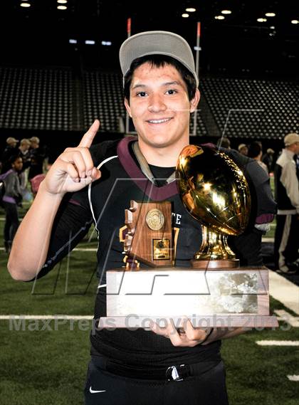 Thumbnail 3 in Salpointe Catholic vs. Chaparral (AIA D2 Final) photogallery.