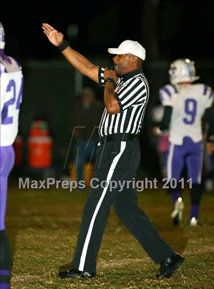 Thumbnail 2 in St. Anthony vs. St. Monica photogallery.