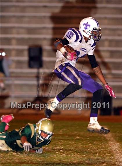 Thumbnail 2 in St. Anthony vs. St. Monica photogallery.
