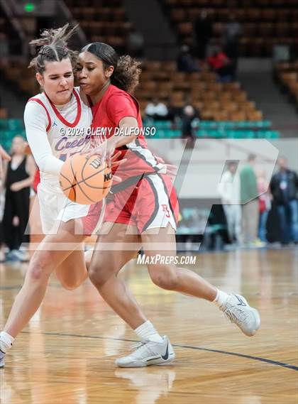 Thumbnail 3 in Regis Jesuit vs Cherry Creek (CHSAA 6A Great 8) photogallery.
