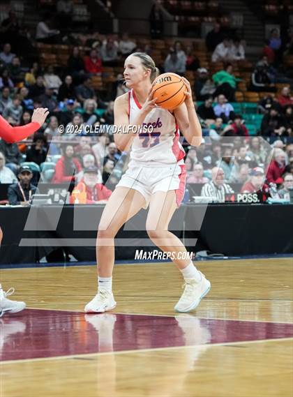 Thumbnail 1 in Regis Jesuit vs Cherry Creek (CHSAA 6A Great 8) photogallery.