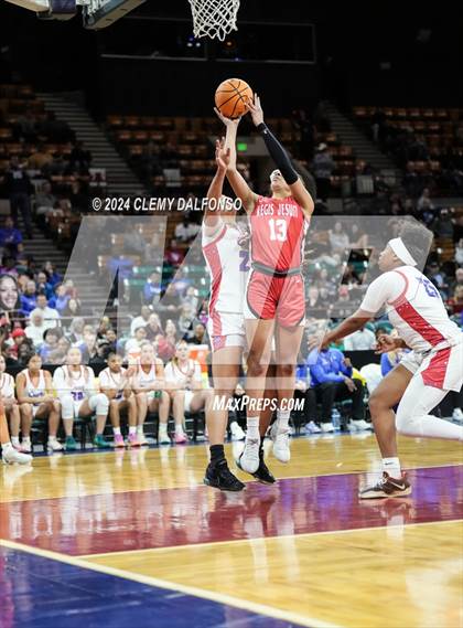 Thumbnail 2 in Regis Jesuit vs Cherry Creek (CHSAA 6A Great 8) photogallery.