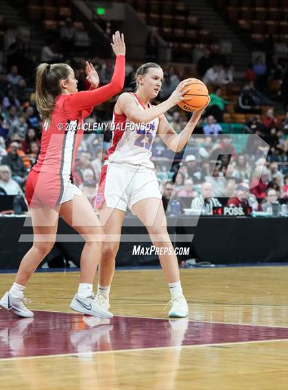 Thumbnail 2 in Regis Jesuit vs Cherry Creek (CHSAA 6A Great 8) photogallery.