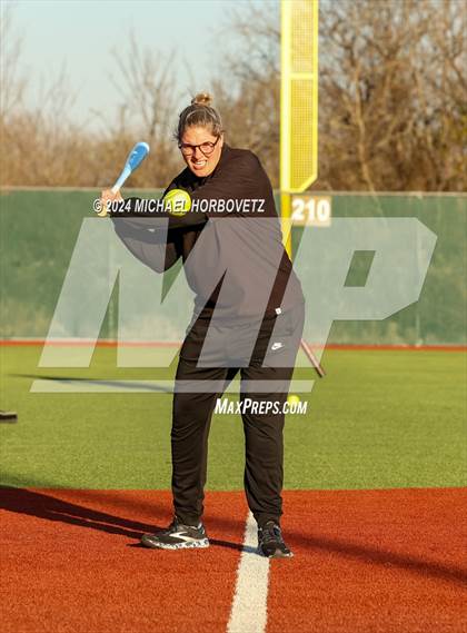 Thumbnail 3 in North Forney vs Mt Vernon (McKinney Tournament) photogallery.
