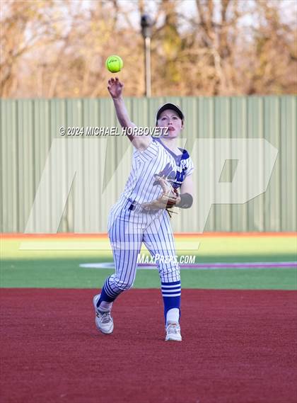 Thumbnail 3 in North Forney vs Mt Vernon (McKinney Tournament) photogallery.