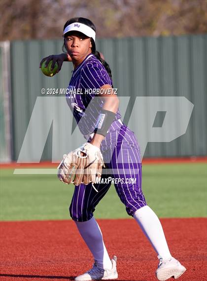 Thumbnail 2 in North Forney vs Mt Vernon (McKinney Tournament) photogallery.