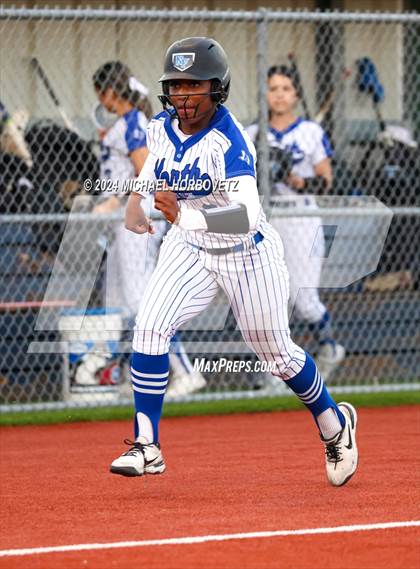 Thumbnail 1 in North Forney vs Mt Vernon (McKinney Tournament) photogallery.