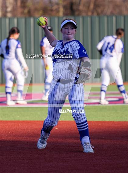 Thumbnail 1 in North Forney vs Mt Vernon (McKinney Tournament) photogallery.