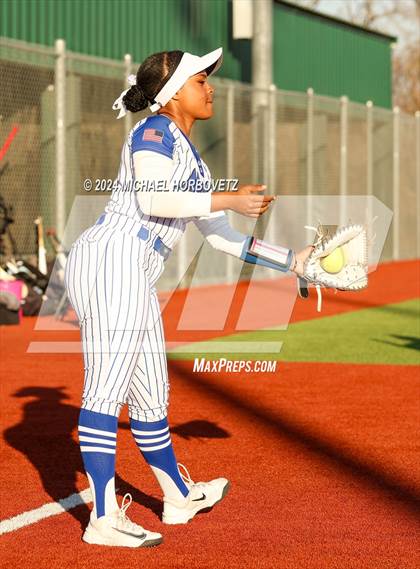 Thumbnail 1 in North Forney vs Mt Vernon (McKinney Tournament) photogallery.