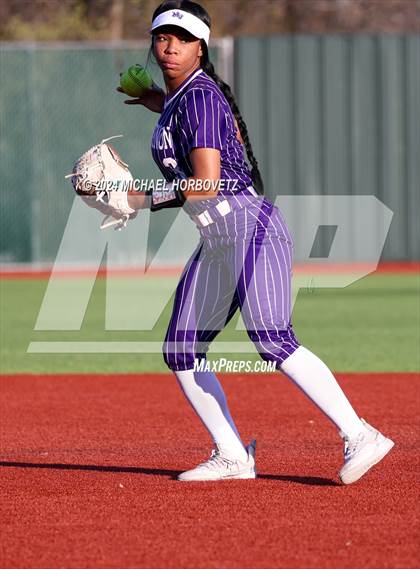 Thumbnail 2 in North Forney vs Mt Vernon (McKinney Tournament) photogallery.