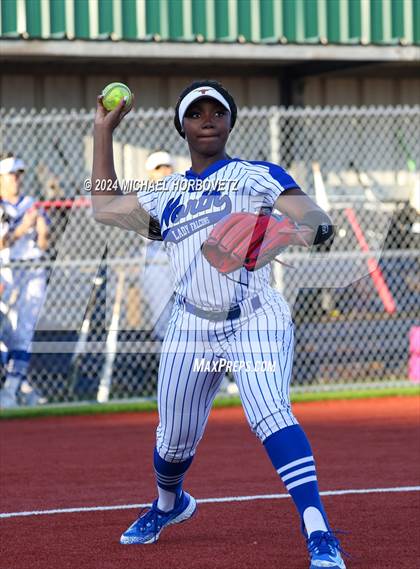 Thumbnail 2 in North Forney vs Mt Vernon (McKinney Tournament) photogallery.