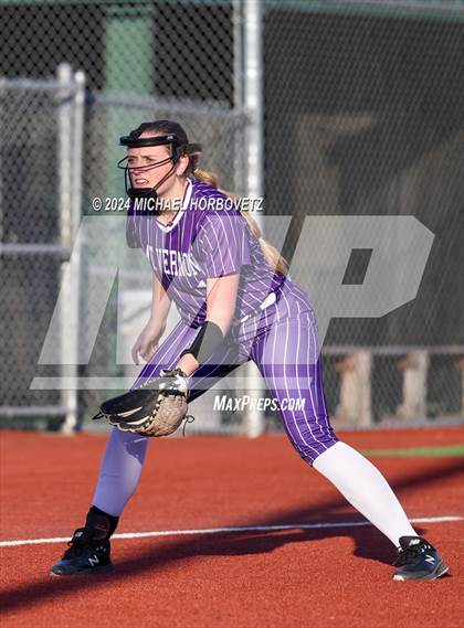 Thumbnail 2 in North Forney vs Mt Vernon (McKinney Tournament) photogallery.
