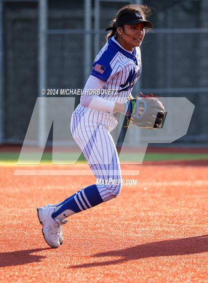 Thumbnail 1 in North Forney vs Mt Vernon (McKinney Tournament) photogallery.
