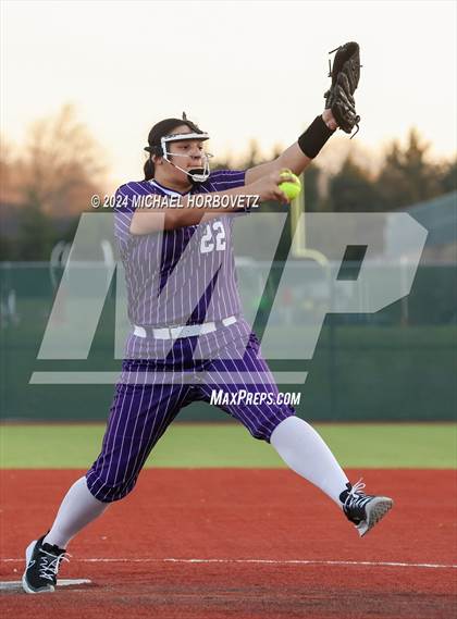 Thumbnail 2 in North Forney vs Mt Vernon (McKinney Tournament) photogallery.