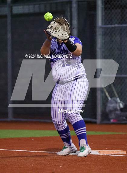 Thumbnail 3 in North Forney vs Mt Vernon (McKinney Tournament) photogallery.