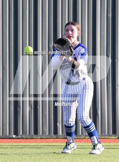 Thumbnail 3 in North Forney vs Mt Vernon (McKinney Tournament) photogallery.