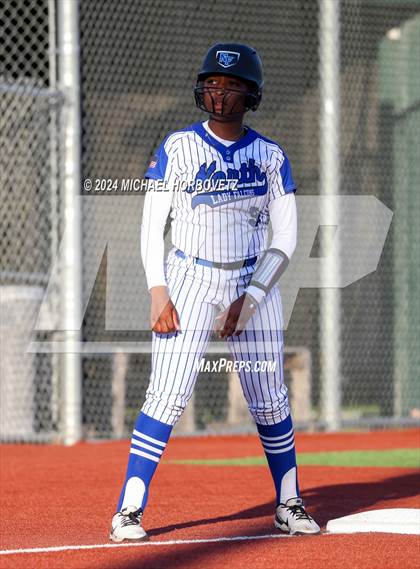 Thumbnail 1 in North Forney vs Mt Vernon (McKinney Tournament) photogallery.