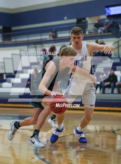 Thumbnail 2 in Farmington vs. Pleasant Grove (CC Winter Invitational) photogallery.