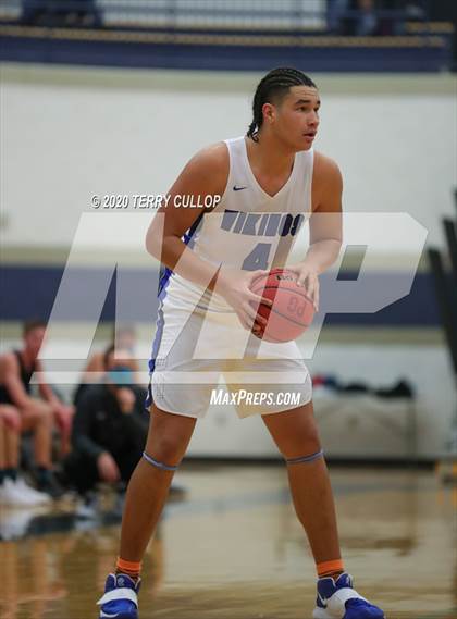 Thumbnail 1 in Farmington vs. Pleasant Grove (CC Winter Invitational) photogallery.