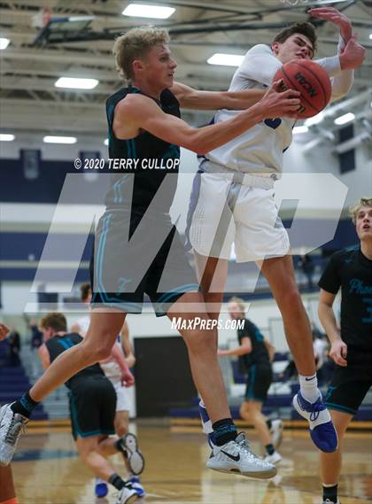 Thumbnail 1 in Farmington vs. Pleasant Grove (CC Winter Invitational) photogallery.