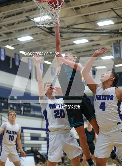 Thumbnail 1 in Farmington vs. Pleasant Grove (CC Winter Invitational) photogallery.
