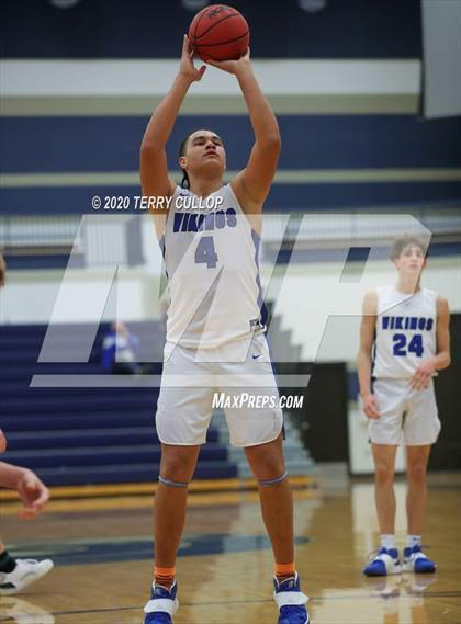 Thumbnail 1 in Farmington vs. Pleasant Grove (CC Winter Invitational) photogallery.