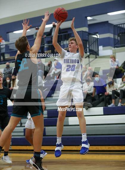 Thumbnail 1 in Farmington vs. Pleasant Grove (CC Winter Invitational) photogallery.