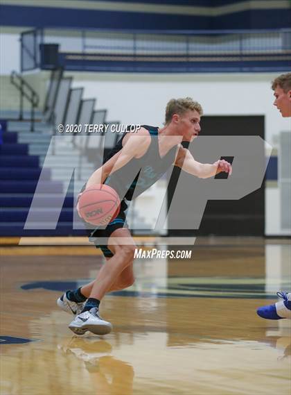 Thumbnail 3 in Farmington vs. Pleasant Grove (CC Winter Invitational) photogallery.