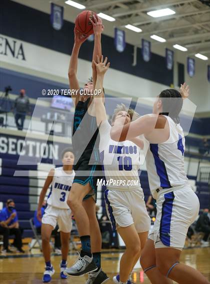 Thumbnail 2 in Farmington vs. Pleasant Grove (CC Winter Invitational) photogallery.