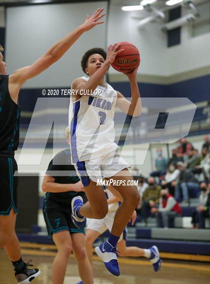 Thumbnail 2 in Farmington vs. Pleasant Grove (CC Winter Invitational) photogallery.